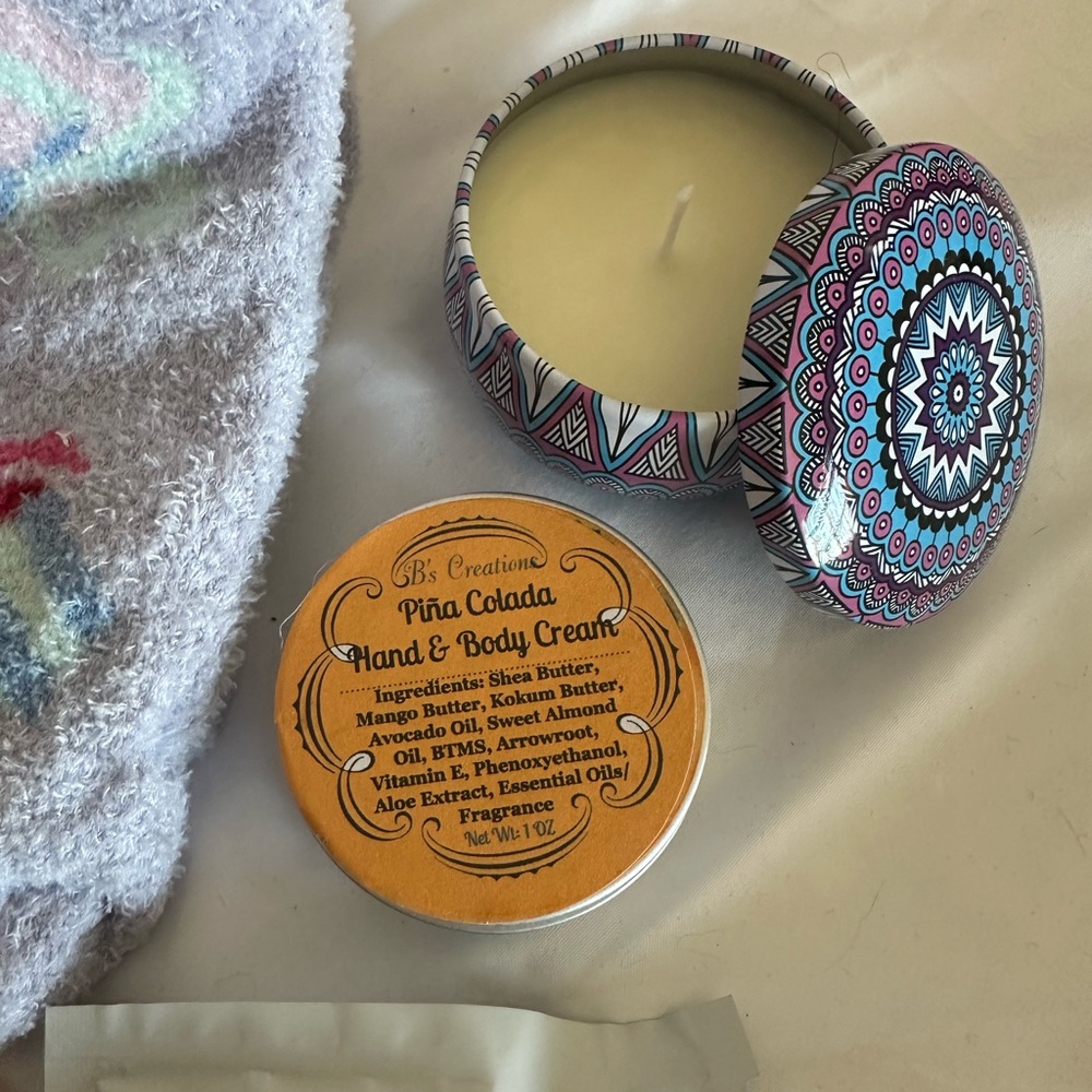 Spa Package- Aloe Infused Socks, Small Candle, Six Assorted Products- All New - Picture 4 of 7